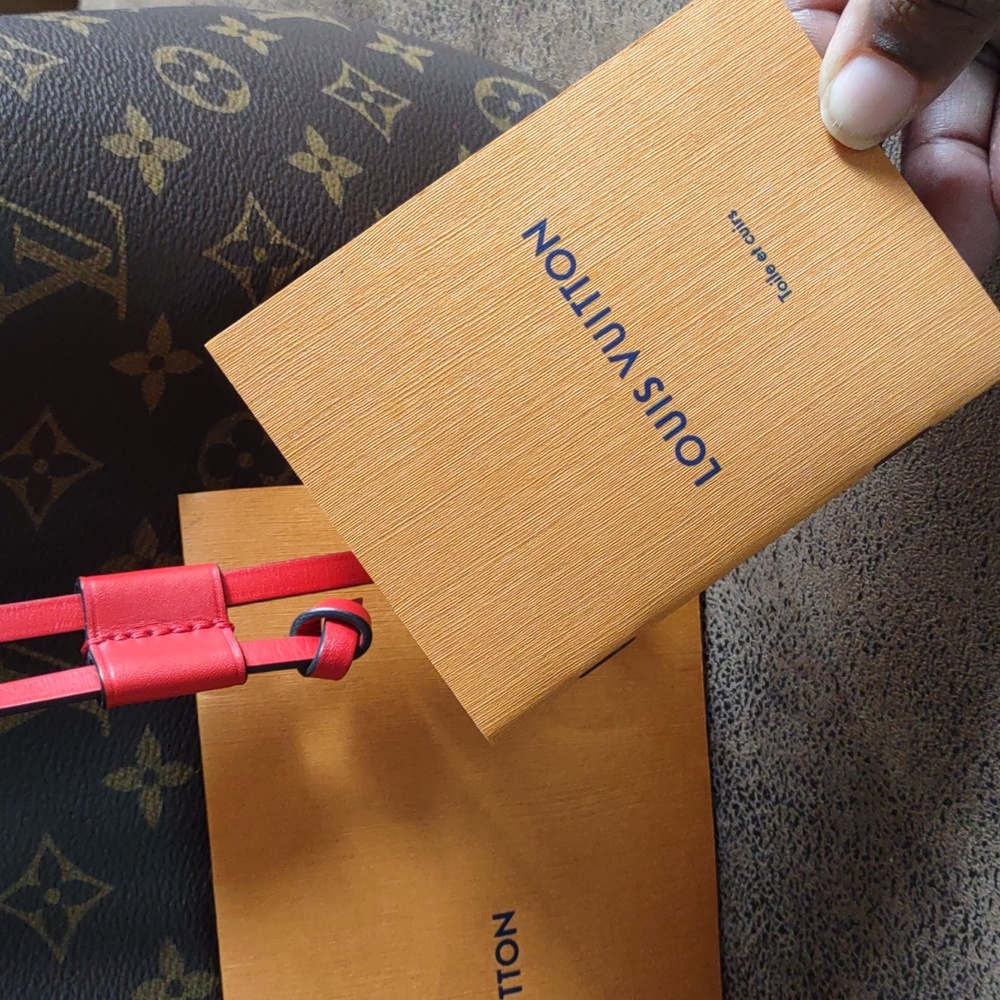 AUTHENTIC LV NEONOE COQUELICOT DRAWSTRING BAG - Picture 5 of 17